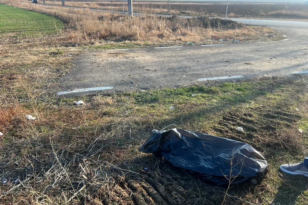 La Vernești, sacii de gunoi sunt returnați făptașilor. SURSA Mădălina Enache