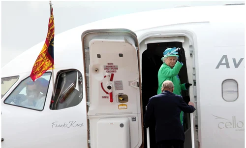 Regina Elisabeta la plecarea din Irlanda, în 2011, GettyImages (1) jpg