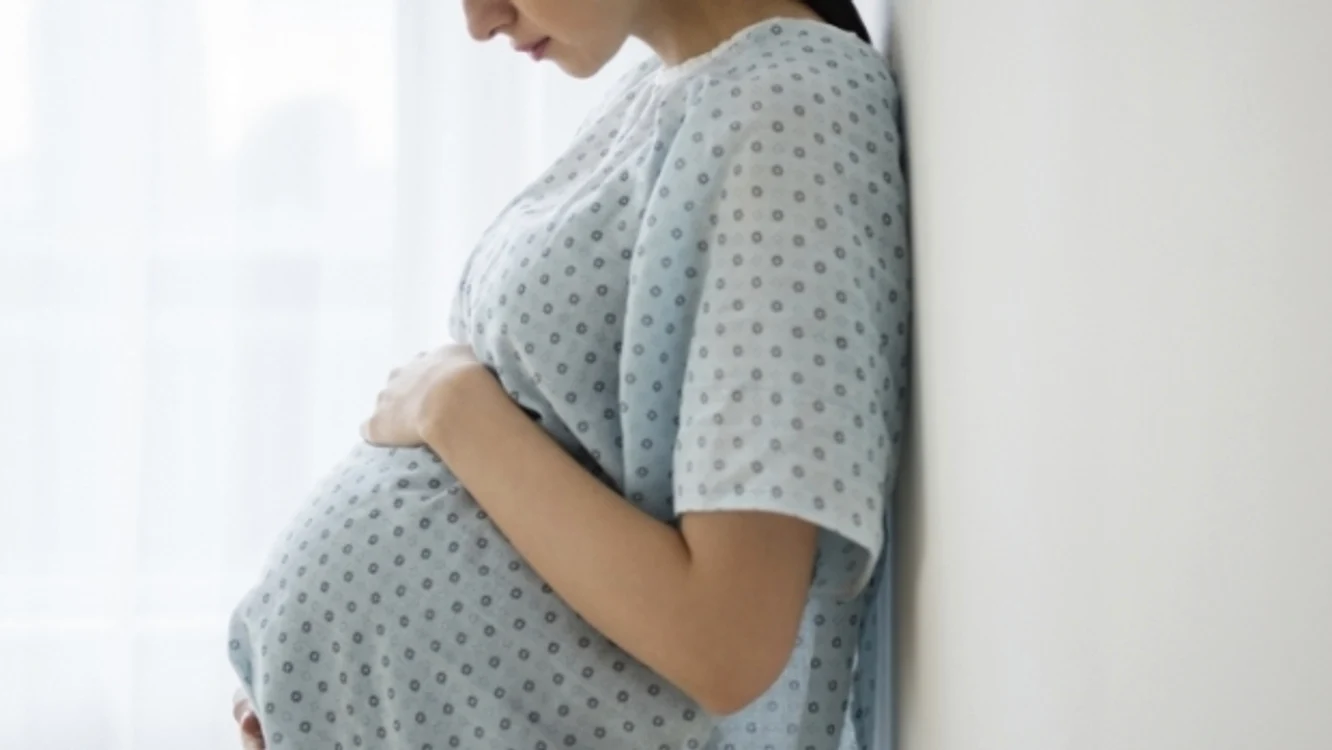 
    Fata de 17 ani a noscut un băiețel de 2,7 kg, dar acesta a murit imediat  