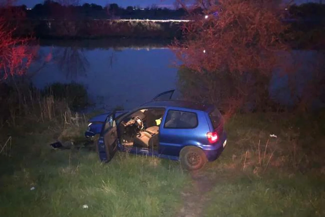 Maşina abandonată pe malul Begăi