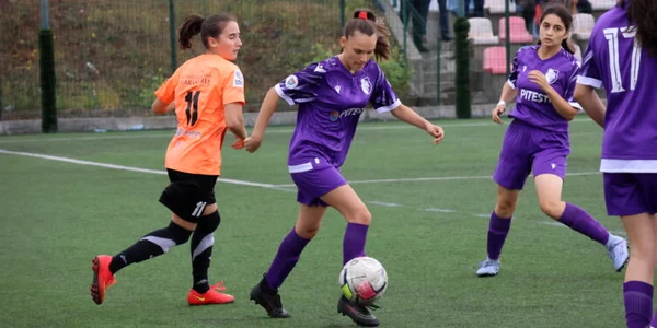 fotbal fete FC Arges jpg