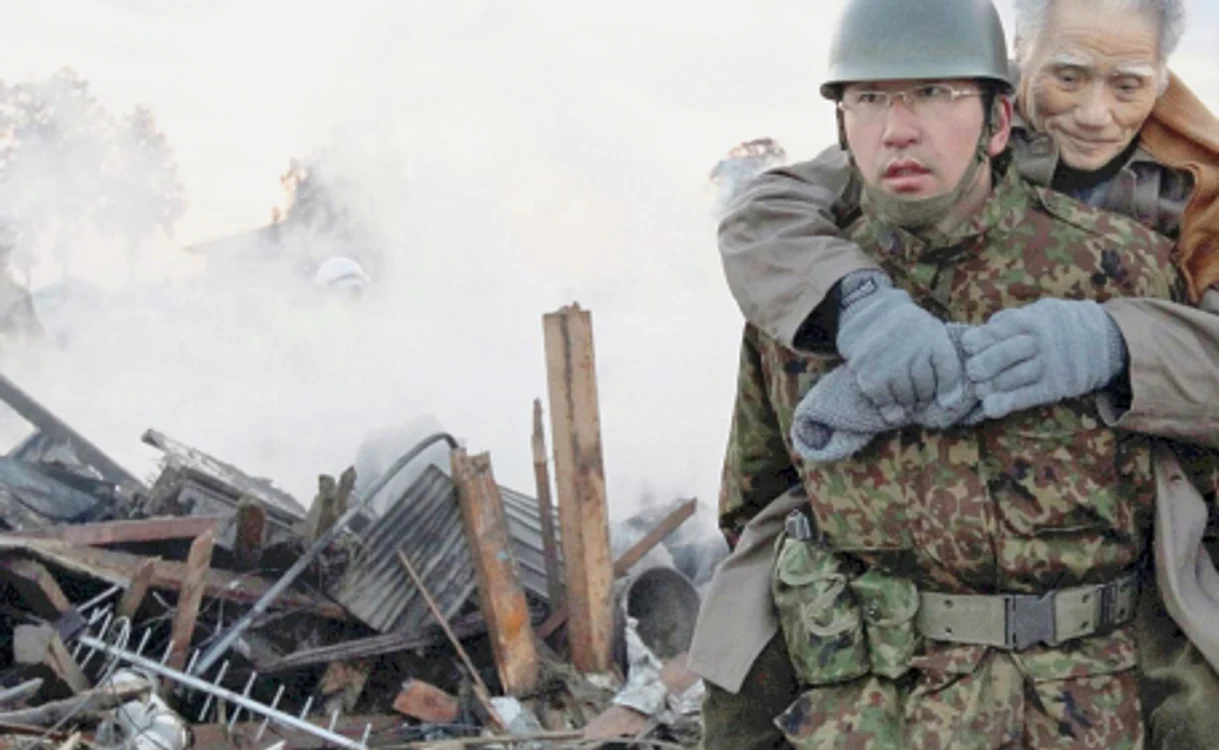
    Aşa arată Japonia după cutremurul şi tsunami-ul devastatoare de vineri (Foto: AFP)  
