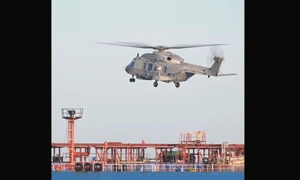 Marina Franceză reține un petrolier rusesc suspectat că face parte din „flota fantomă” a lui Putin FOTO: X/ @macron