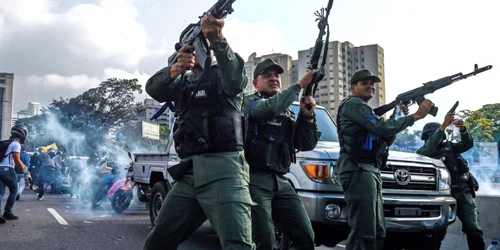 Venezuela ciocniri protestatari soldati FOTO AFP Federico Parra