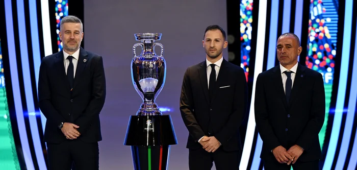 Edi Iordănescu, alături de selecționerii Belgiei și Slovaciei. Foto Getty images
