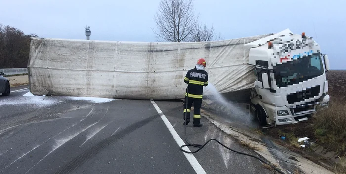 Tir răsturnat FOTO ISU Giurgiu