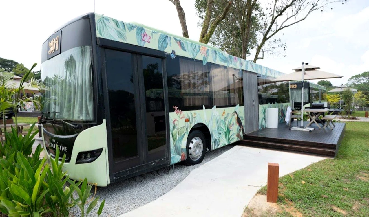 „The Bus Collective” este alcătuit din 20 de autobuze