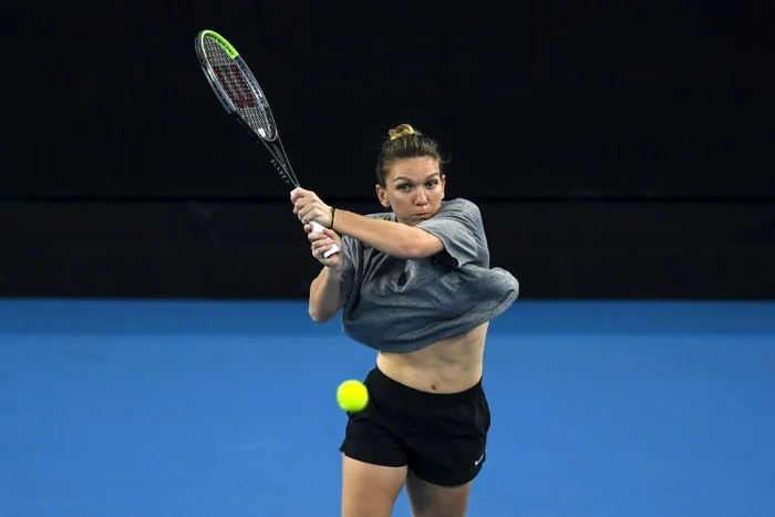 
    Simona Halep a ajuns de patru zile la MelbourneFOTO: EPA  