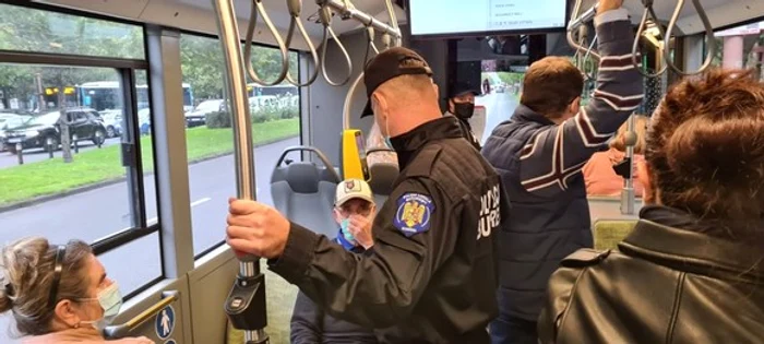 Troleibuzul a fost spălat și pe exterior înainte să iasă pe traseu