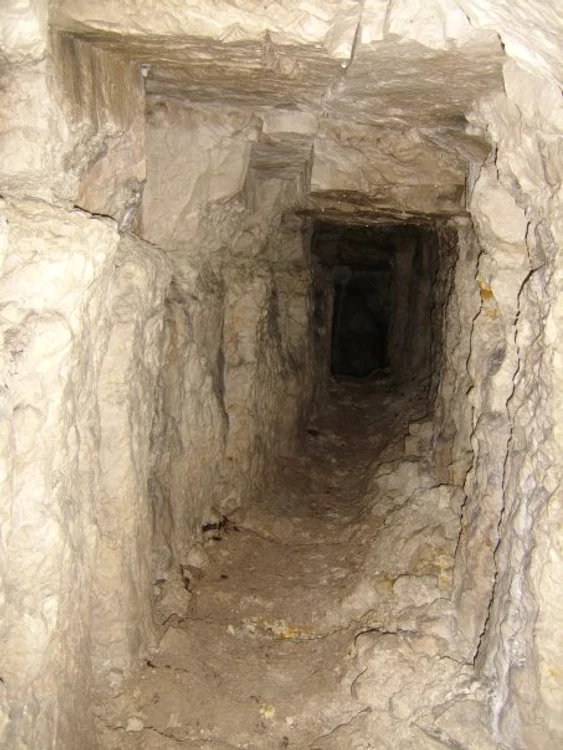 World War I   Vimy sector tunnel jpg jpeg