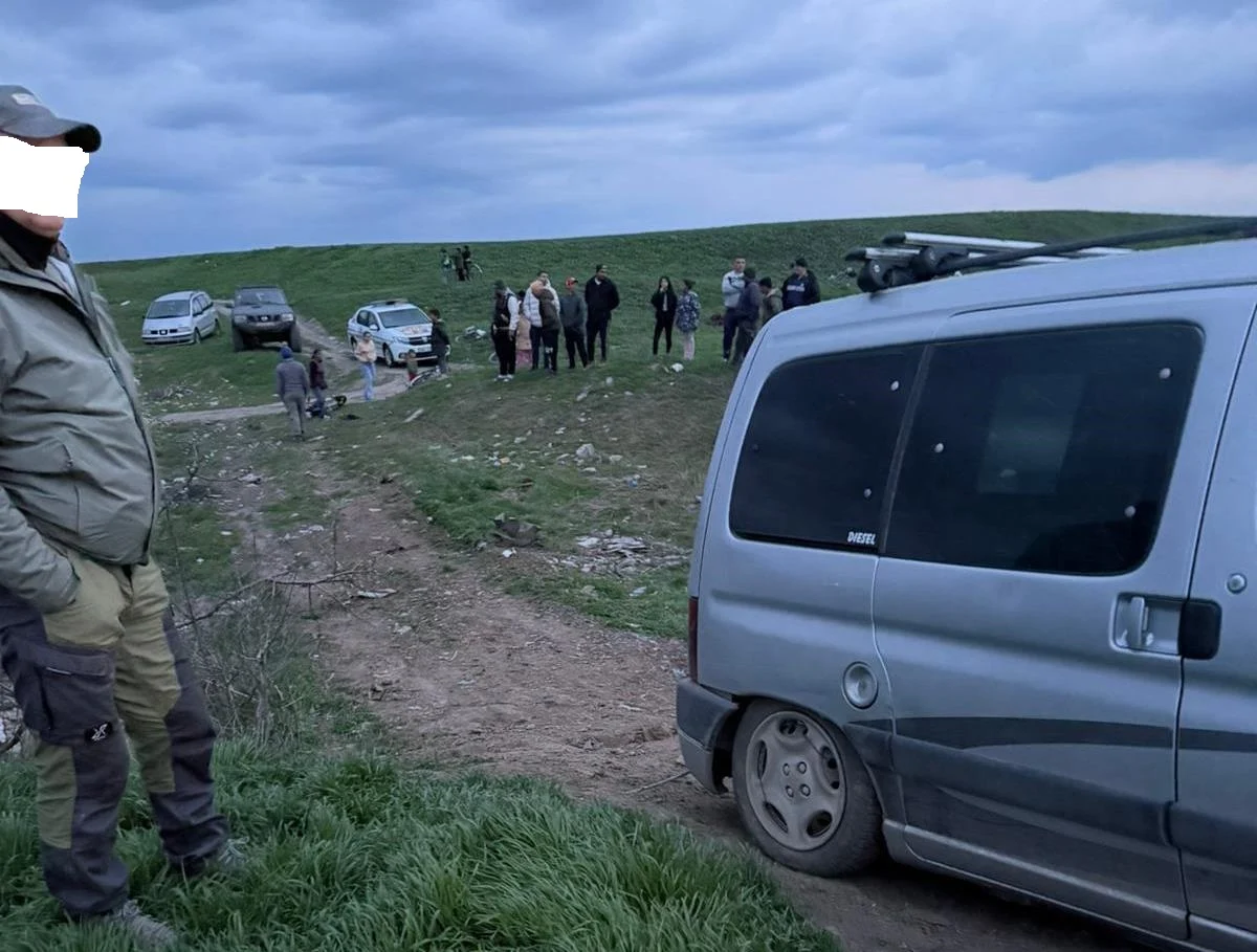 Pădurari bătuți și amenințați cu moartea de hoți de lemne prinși la furat. Au scăpat cu fuga de furia infractorilor