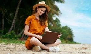 laptop-plaja