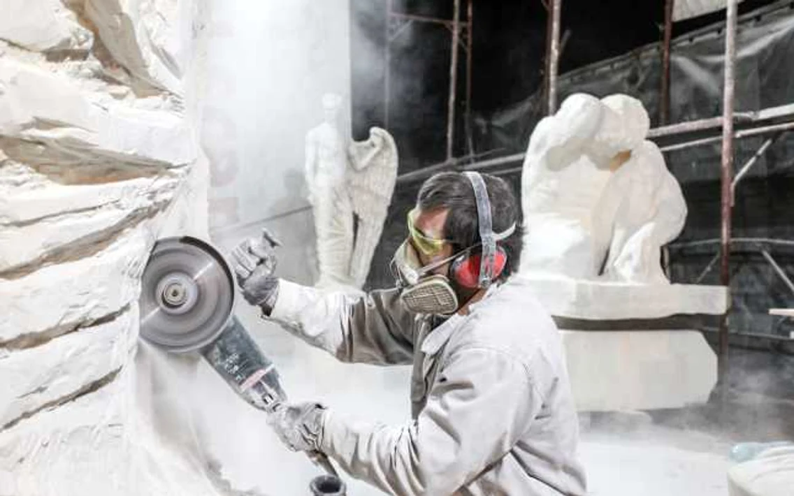 Noua statuie a lui Ovidius - ansamblul statuar din oraşul Ovidiu Constanţa realizat de sculptorul basarabean Vladlen Babcineţchi Sursa Primăria Ovidiu