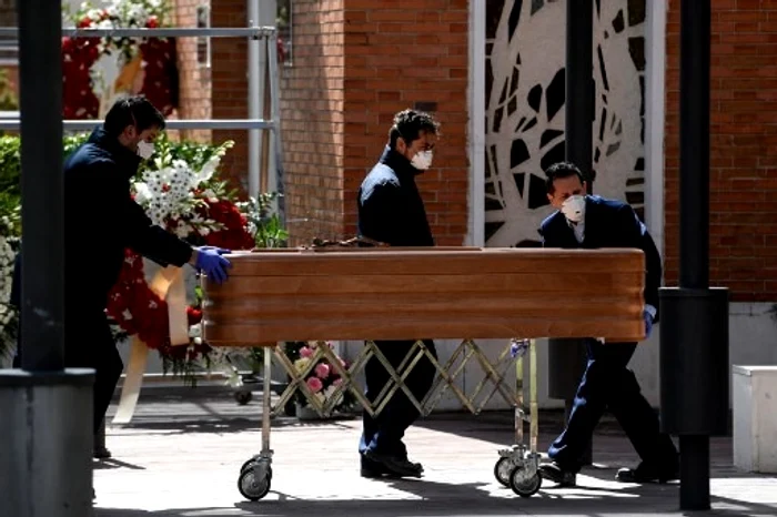 Spania transformă patinoarul din Madrid în morgă pentru victimele virusuluiFoto AFP