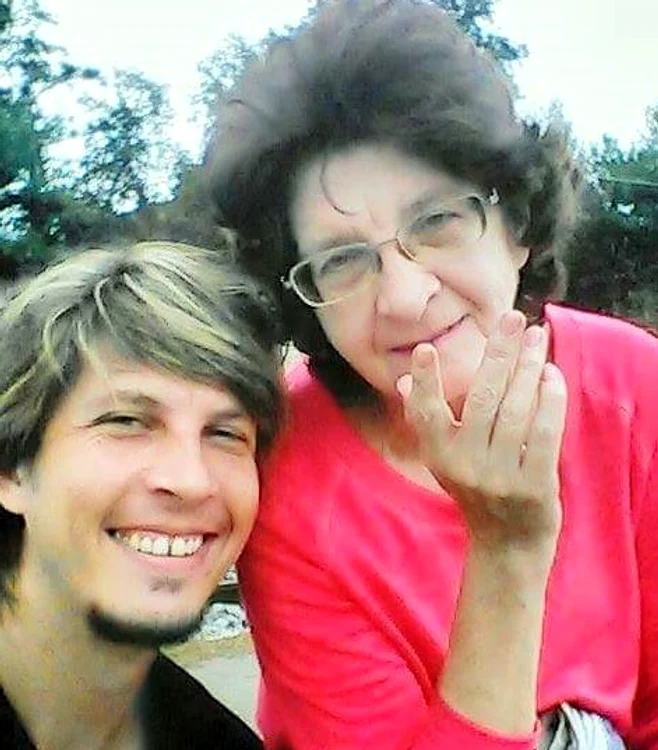 
    Tudor Turcu a anunțat cu durere în suflet că mama lui s-a stins din viațăFoto: Arhivă personală  
