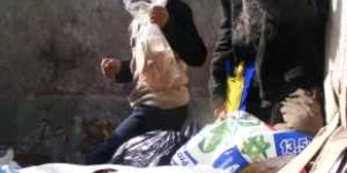 Buzău: Copiii care trăiesc din gunoaie