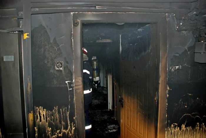 Apartamentul a fost distrus aproape în totalitate FOTO adevarul.ro