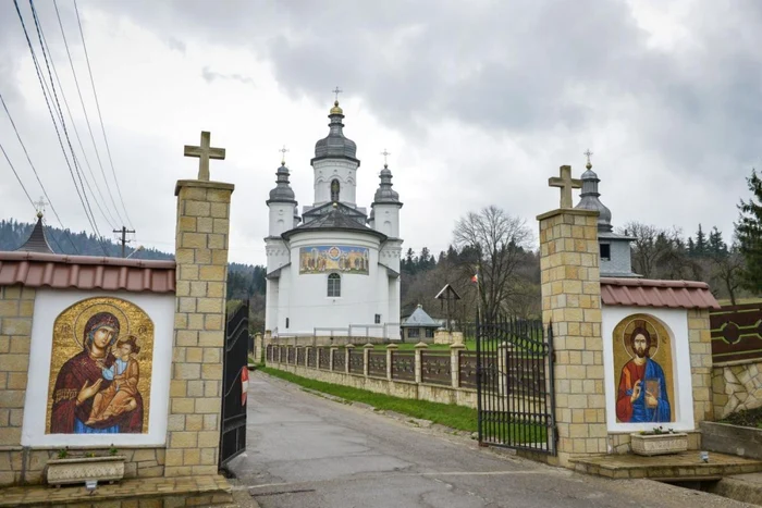 Schitul dăinuie de prin secolele XV - XVI FOTO Mănăstirea Neamţ