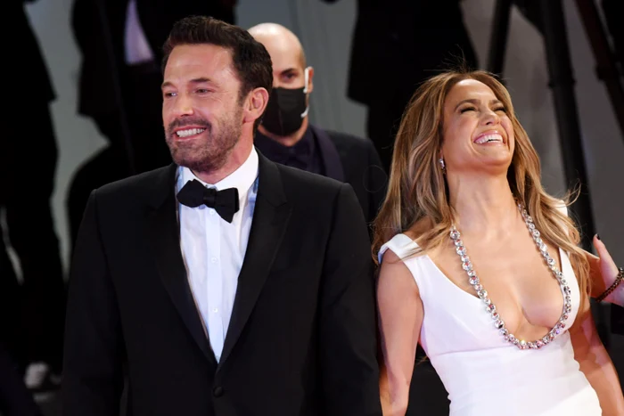 Foștii parteneri ai mirilor, Ben Affleck și Jennifer Lopez, au lipsit de la nuntă