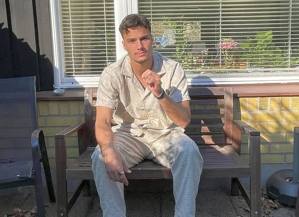 A stat în scaun cu rotile un an, iar acum scrie istorie în tricoul Universității Craiova. „Mi-am rupt ambele picioare”