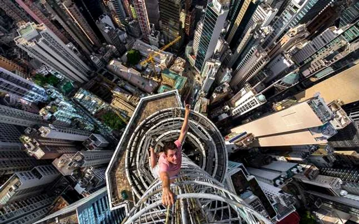 49 de tineri şi-au pierdut viaţa încercând să realizeze fotografii inedite. Foto unen.mn