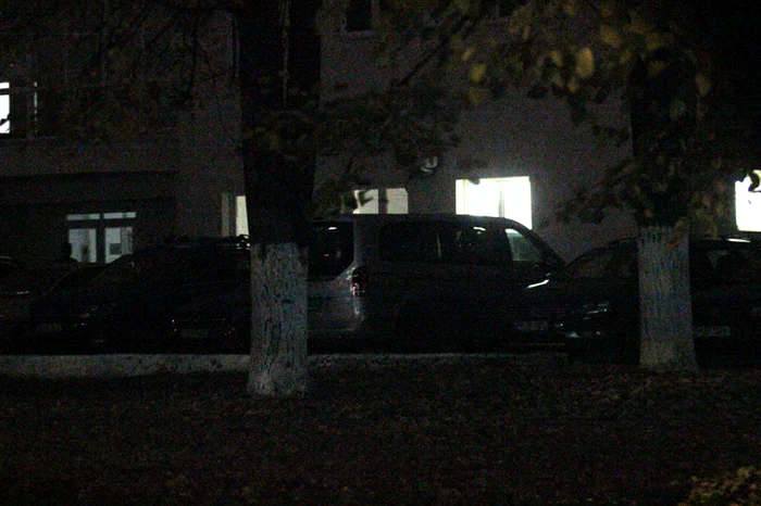 Marţi seara, şi-a luat fetiţele de la vila Ralucăi