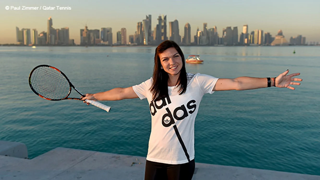 
    Simona Halep, în portul din Doha  