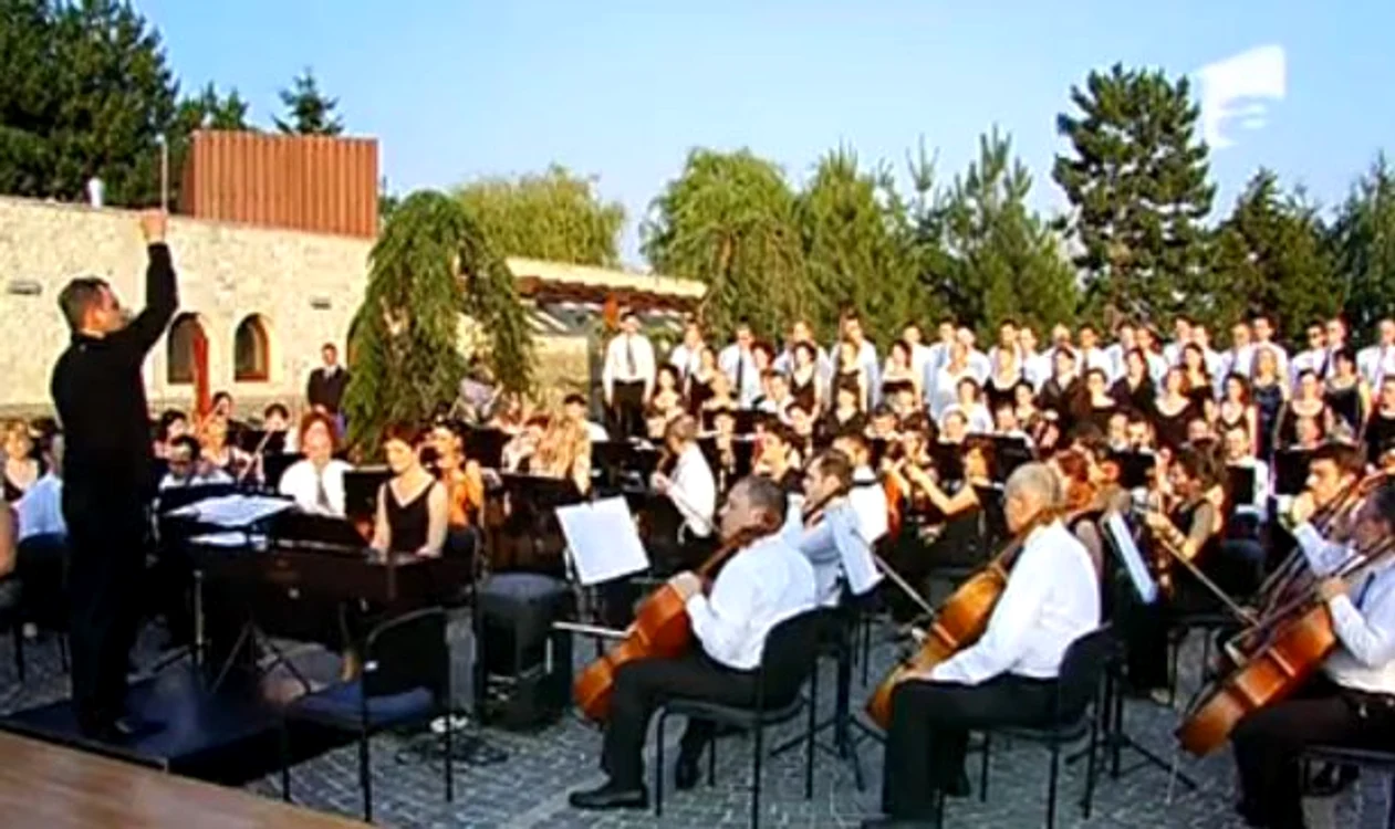 Nunta lui Viorel Cataramă cu Adina Alberts a avut loc pe domeniul milionarului de la Snagov. (captură Antena 1)