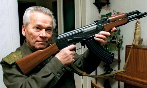 Mihail Kalașnikov, foto Pinterest jpg
