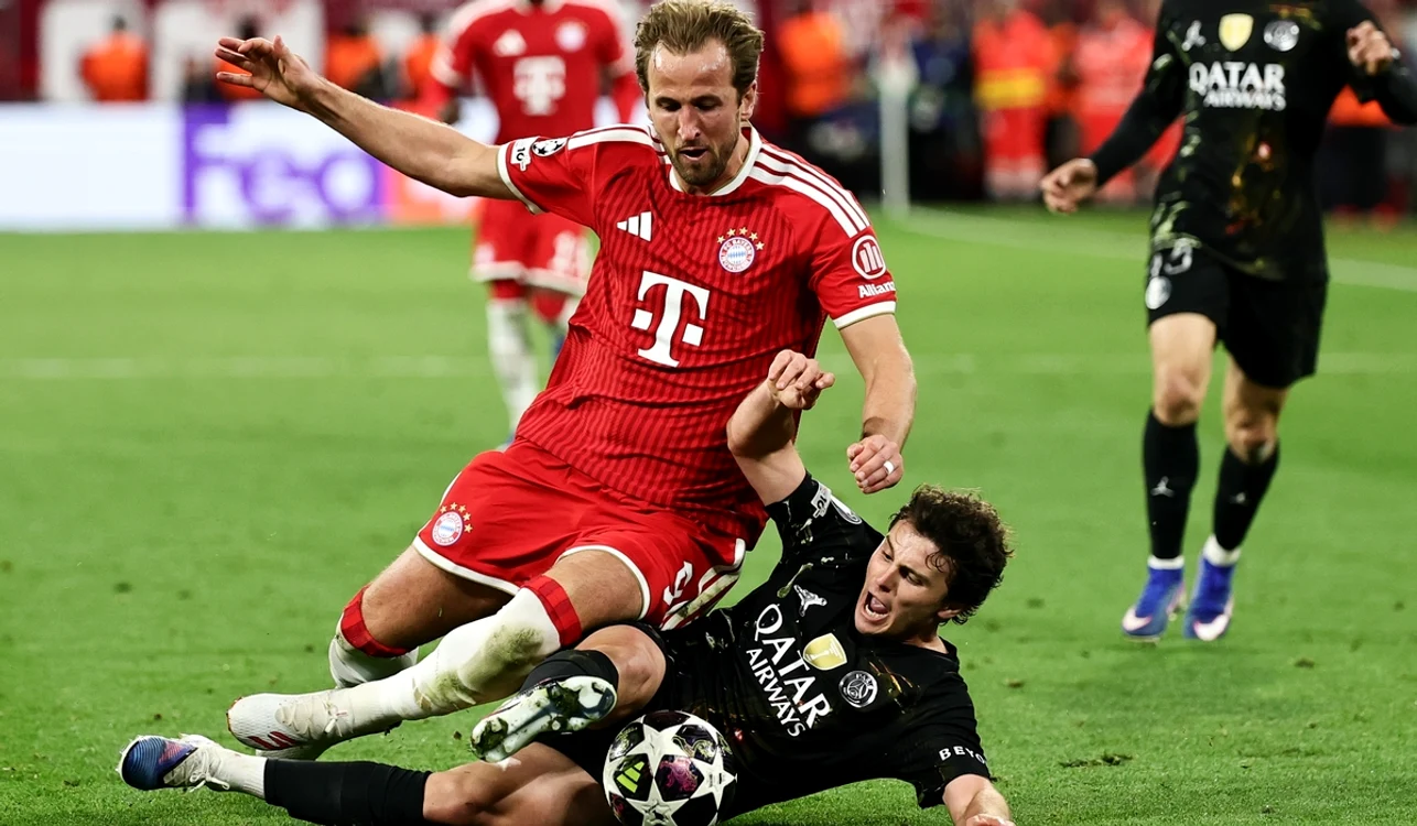 Harry Kane (stânga) s-a luptat până în ultima clipă pentru Bayern (FOTO: EPA)