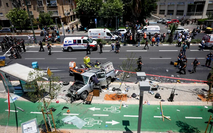 Scena unui atac terorist cu mașină în Tel Aviv, pe 4 iunie 2023