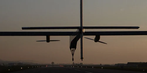 Aripile Solar Impulse sunt acoperite cu 12.000 de celule fotovoltaice