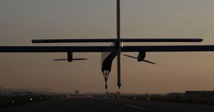 Aripile Solar Impulse sunt acoperite cu 12.000 de celule fotovoltaice
