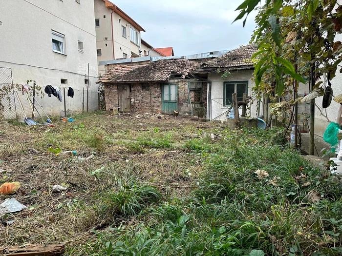 Locuința ar avea un teren de 160 de metri pătrați FOTO Alba Iulia Non Stop/ Facebook