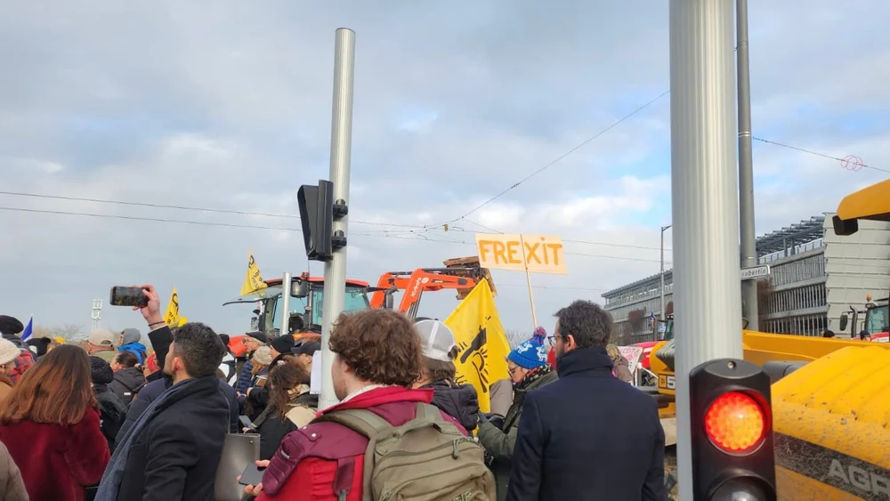 Fermierii din UE, inclusiv din România, protestează împotriva acordului Mercosur
