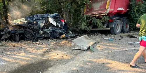 basculantă accident mortal Mogoșoaia FOTO SMURD jpg
