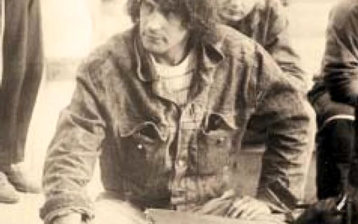 La începutul anilor ’90, tot rockul încăpea într-o servietă