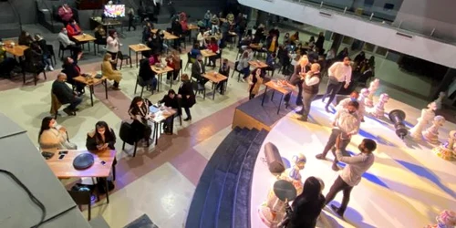 Biserica transformata in bar in Argentina FOTO Twitter @Picchio_Fede