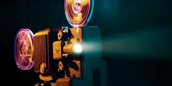 cinema cinematografie proiector foto shutterstock