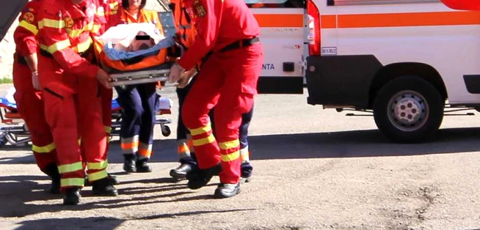 Bărbatul a fost transportat la un spital din Bucureşti