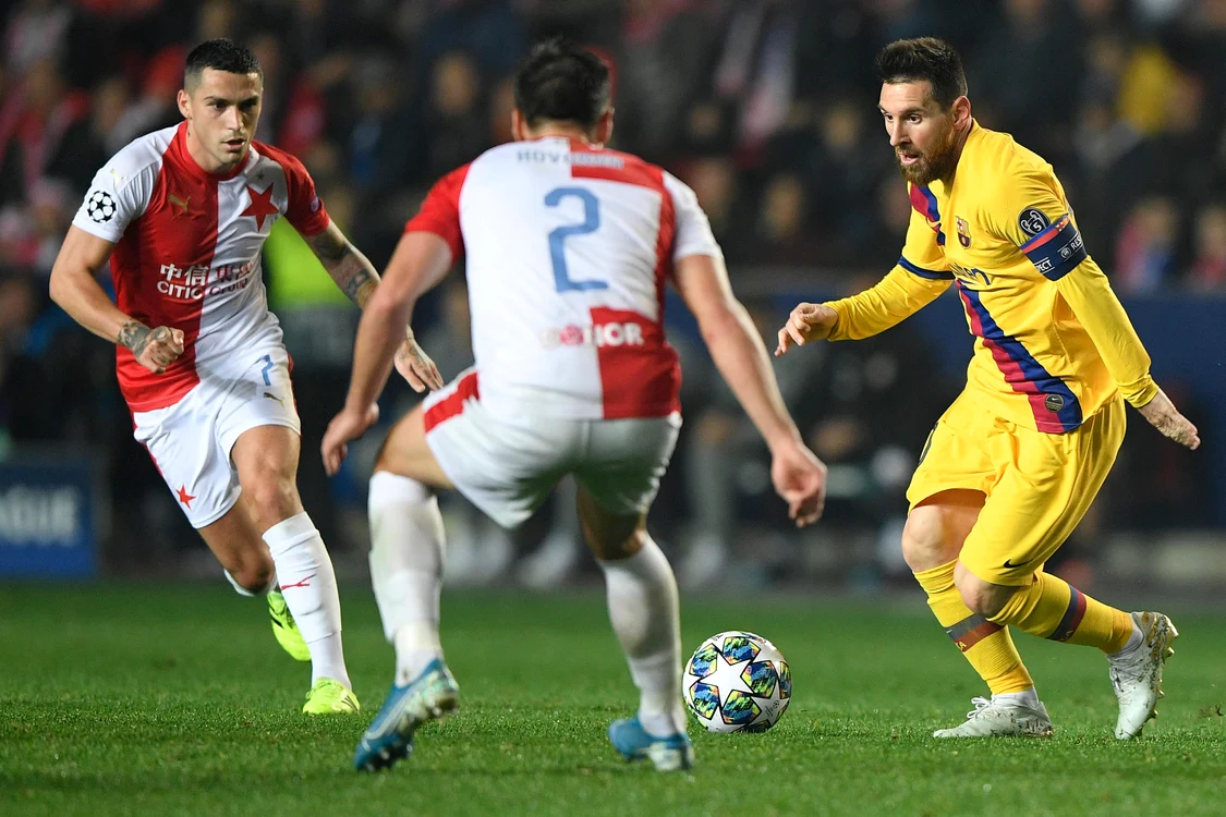 Nicuşor Stanciu, în duel cu Messi