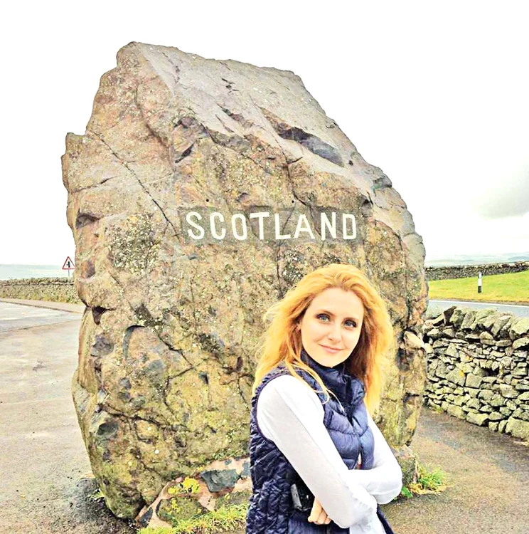 Alina Sorescu si Alexandru sun într-un circuit în Anglia, Scoţia şi Irlanda