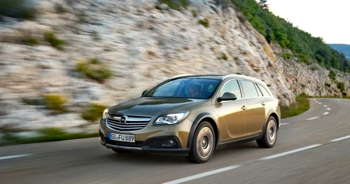 Opel Insignia CT 3