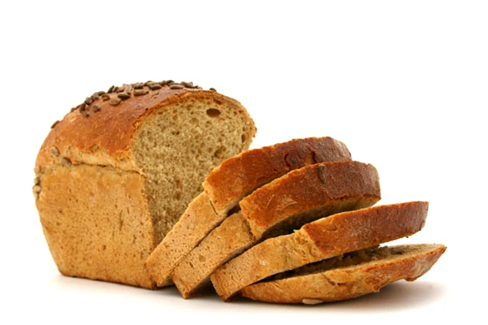 Cea mai bună pâine la dietă conţine cereale integrale