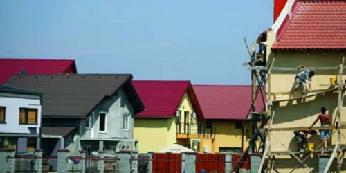 Arad: Betonul şi rata lasă neterminată casa