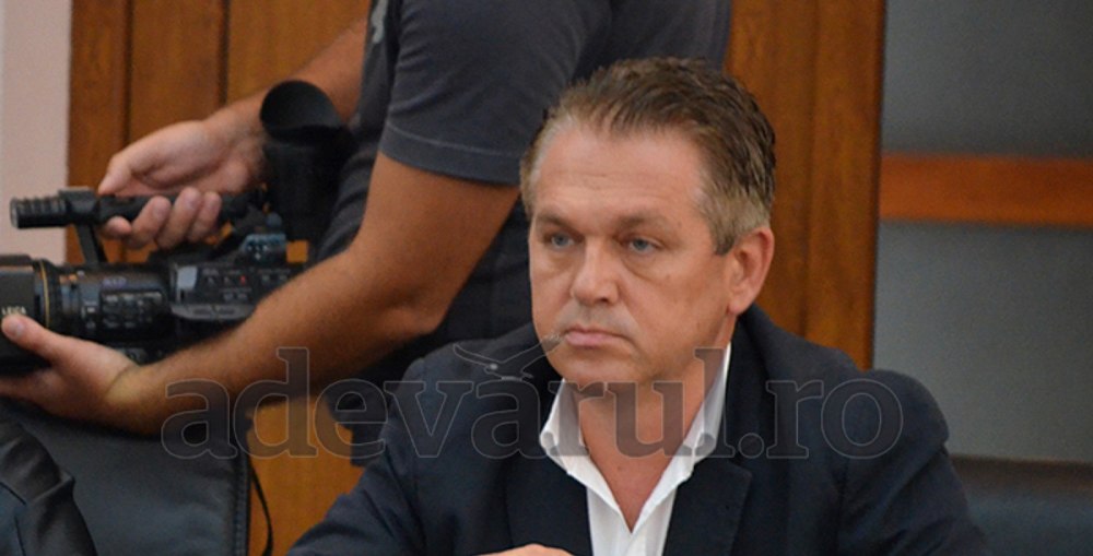 Conducător pe viață la Federația Română de Tenis de Masă. Romanescu are vârsta pensionării, dar nu predă puterea