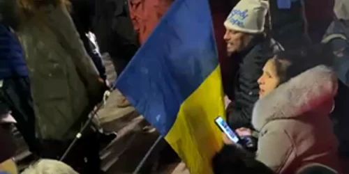 stradă blocată de protestatari mp4 thumbnail png