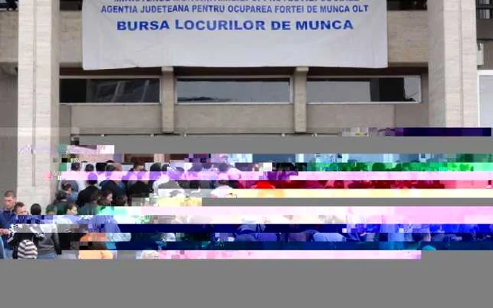Imagine cu şomeri din judeţul Olt (FOTO: Mugurel Manea)