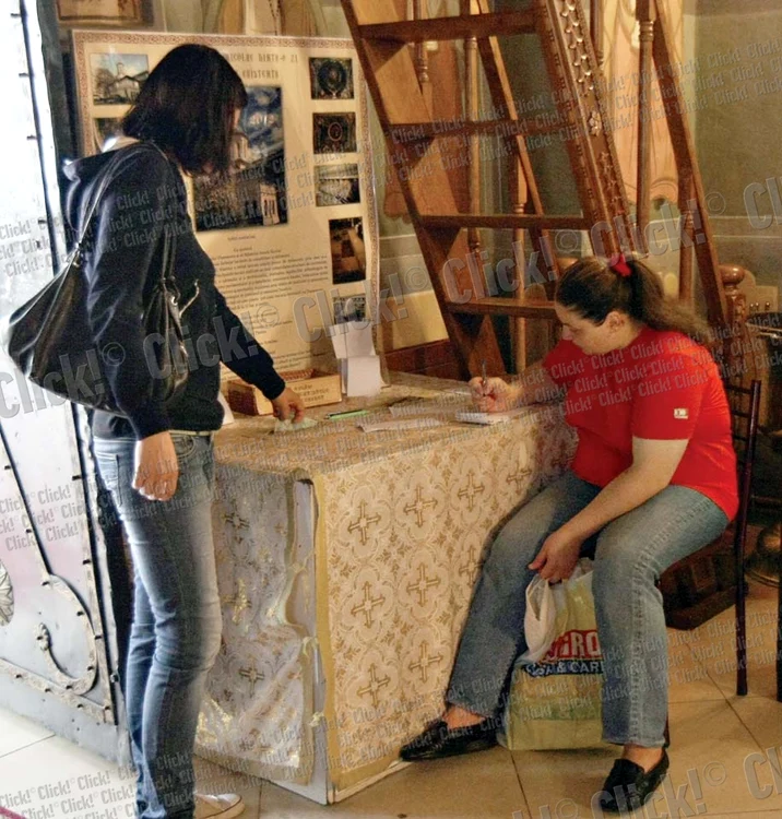 
    Aceasta este cutia milei  din care hoaţele  au furat luni 90 de lei (  Fotografii: Dorin Constanda)  