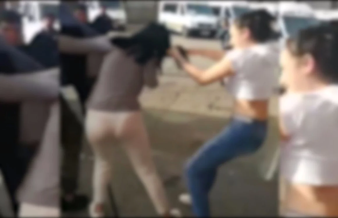 Adolescenta a fost bătută şi trasă de păr de două colege de şcoală